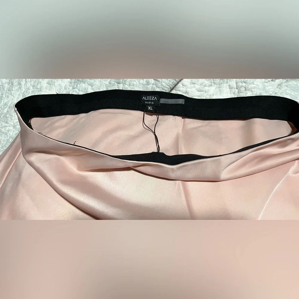 Aleeza Paris Dusty Pink Motif Satin Slip Skirt - Picture 11 of 15